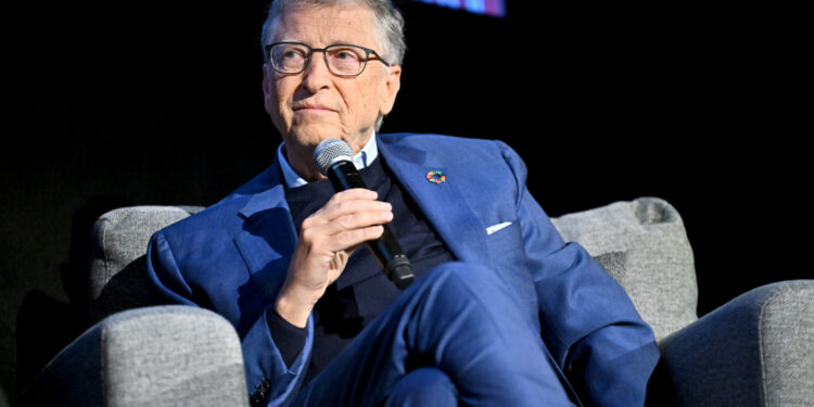 Bill Gates lancia l’allarme sull’IA: “Il mondo non è pronto ai rischi”
