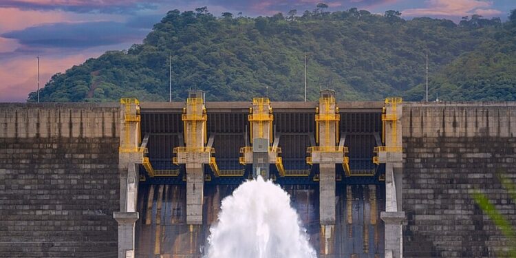 El Salvador, El Niño frena l’idroelettrico e spinge le termiche