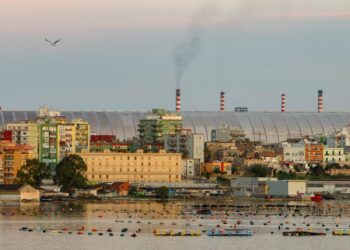 Ex Ilva, Meloni: “Tavolo con i sindacati a inizio settembre”