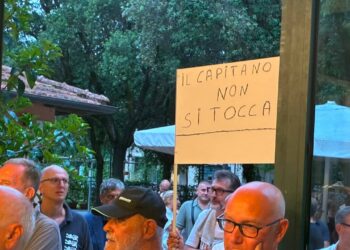 A.Fontana e Romeo contestati alla Versiliana, ‘Salvini non si tocca’