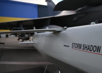 Ucraina potrà produrre missili Storm Shadow, sì di Regno Unito e Francia