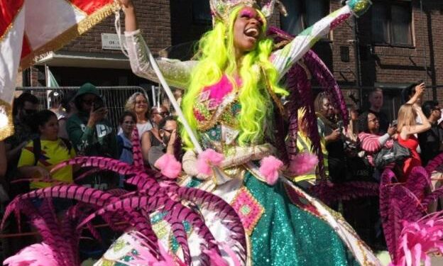 Notting Hill Carnival compie 60 anni, Londra si prepara alla festa più partecipata d’Europa