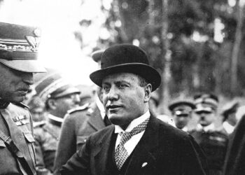 Il Comune di Brescia toglie la cittadinanza onoraria a Mussolini