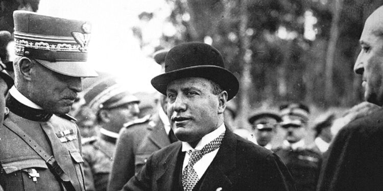 Il Comune di Brescia toglie la cittadinanza onoraria a Mussolini
