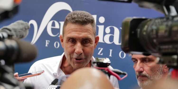 Sondaggio, Vannacci sale al 7,5% e scavalca Forza Italia