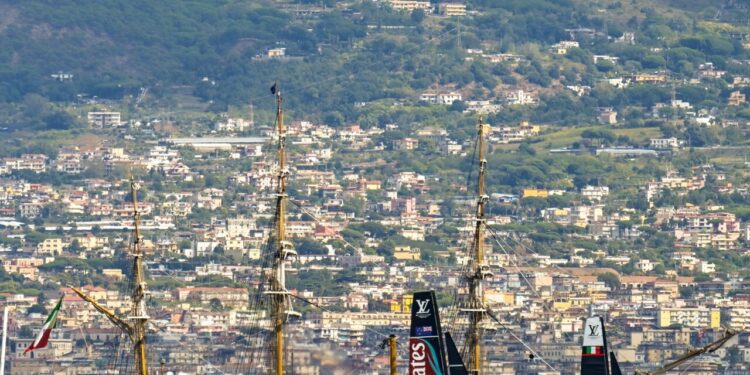 Crosetto incontra il personale del Vespucci, ‘è il nostro orgoglio’