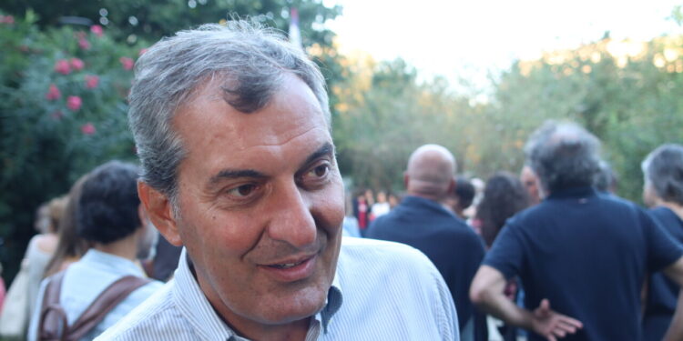 Fiori e lacrime per Denise, Calabresi ‘Milano le dedichi un luogo vivo’