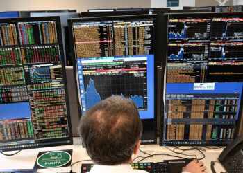 Lo spread tra Btp e Bund chiude in rialzo a 94 punti