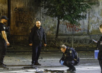 Missili balistici lanciati su Kiev, esplosioni in città