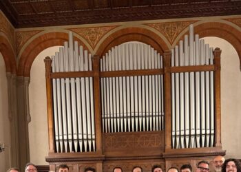 Il coro lgbtqia+ Komos di Bologna festeggia 18 anni con quattro concerti
