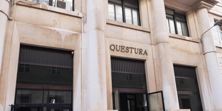 Tentato omicidio di un finanziere a Bari, arrestato un 15enne