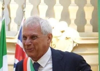 Il sindaco di Reggio Emilia, rabbia e costernazione per l’aggressione al distributore