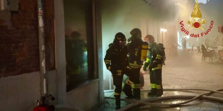 Incendio in un ristorante nel centro di Venezia