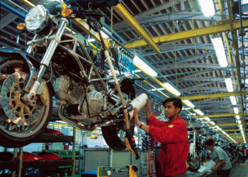 Volkswagen valuta la cessione di Ducati: stima da 1,25 miliardi e il piano di maxi-tagli
