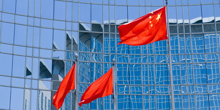 Cina contro Usa sull’AI: Pechino respinge gli appelli a rallentare e accusa Washington di allarmismo