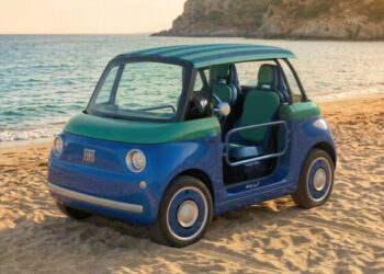 Giugiaro ed Elkann trasformano la Fiat Topolino: due esercizi di stile agli antipodi
