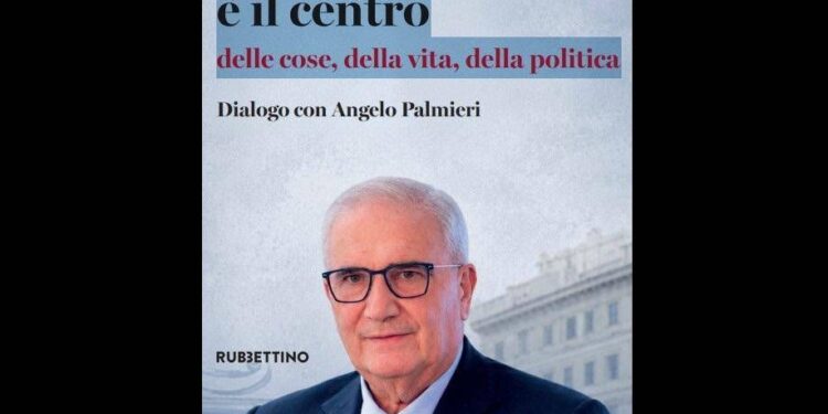 ‘Ovunque è il centro’, la passione per la democrazia nel nuovo libro di Fioroni