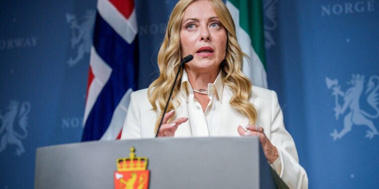 Ucraina, Meloni: “Putin cerca un’escalation in Europa perché la guerra non va come previsto”