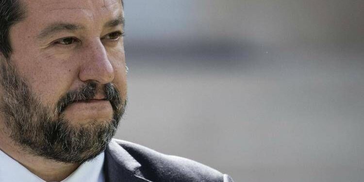 Lega, il vecchio Carroccio ‘bussa’ alla porta di Salvini: quel simbolo registrato in Belgio nel 2020
