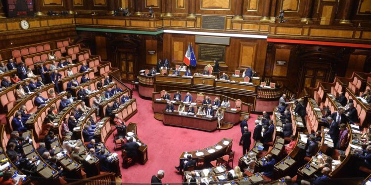 Fine vita, legge nella ‘palude’ del Senato. Fdi: “Nodo tecnico”. Pd accusa: “Presa in giro”
