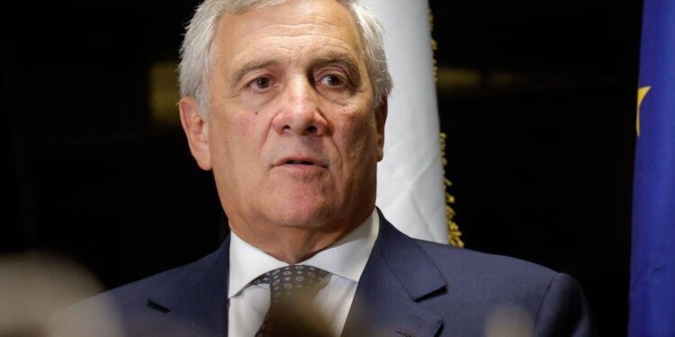 Russia e guerra ibrida, Tajani: “Italia non è al riparo dalle minacce”. L’allarme sulle elezioni: “Rischio condizionamenti”