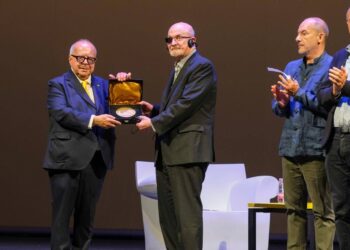 A Salman Rushdie l’onorificenza ‘Ambassador of Freedom’