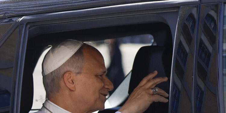 Il Papa operato per un adenocarcinoma polmonare