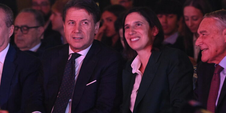Il Campo progressista cerca unità, scintille Schlein-Conte su Renzi