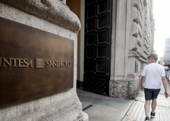 Intesa aumenta di 0,25 euro il corrispettivo cash dell’Opas su Mps