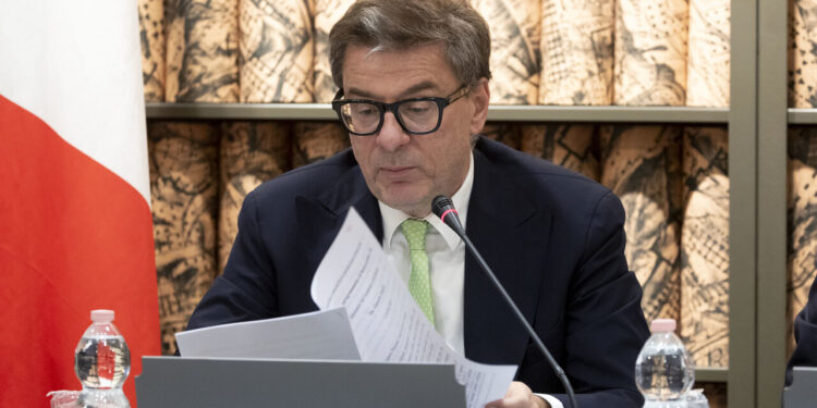 Giorgetti: ‘La manovra sarà definita dopo la chiusura della procedura Ue sulla clausola di salvaguardia’