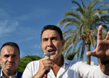 FnV vota a favore della seconda risoluzione di maggioranza