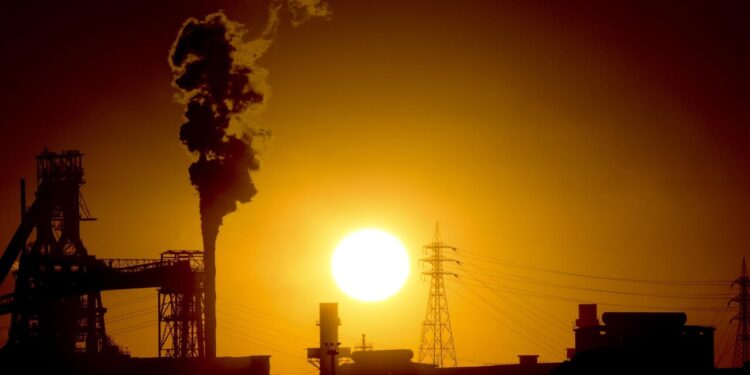 Ilva, da cdm decreto per tenere accesa Taranto in attesa Cassazione
