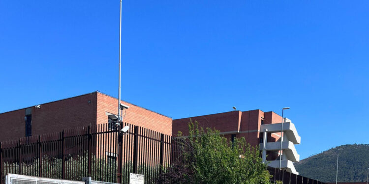 Ferì arrestato in fuga da ospedale Prato, agente interdetto per 4 mesi
