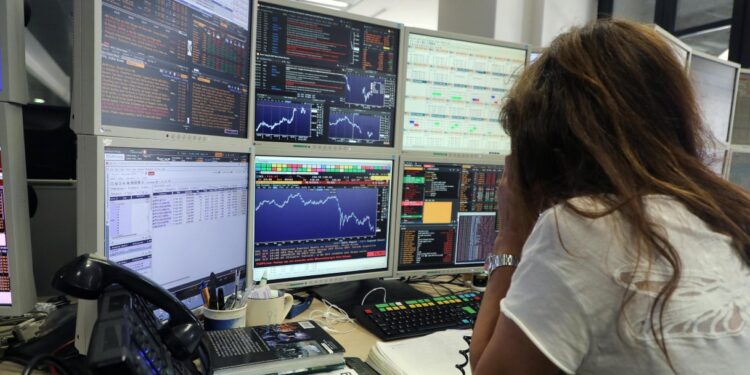 Spread a 100 punti base, i rendimenti all’asta sfiorano il 4,60%: è “l’effetto Trump”