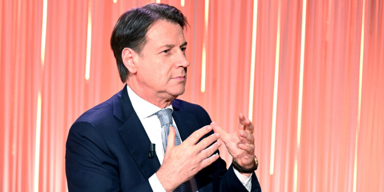 Conte preme sugli alleati, tavolo di programma entro ottobre