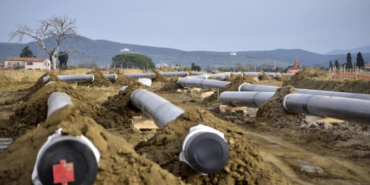 Il gas chiude in modesta crescita a 72,7 euro