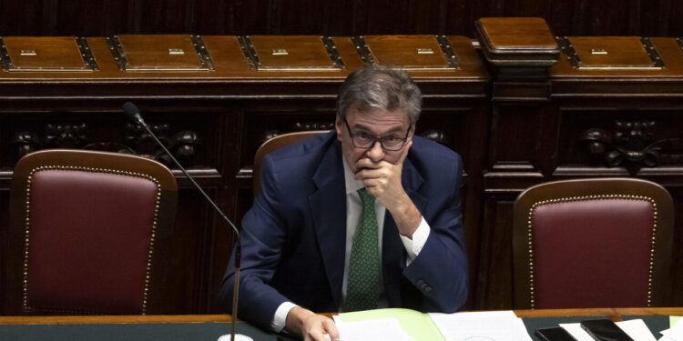 Manovra, 5 miliardi da banche e assicurazioni. Istituti sorpresi
