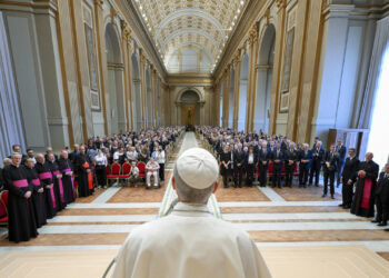 Annullate tutte le udienze del Papa fino al 20 ottobre