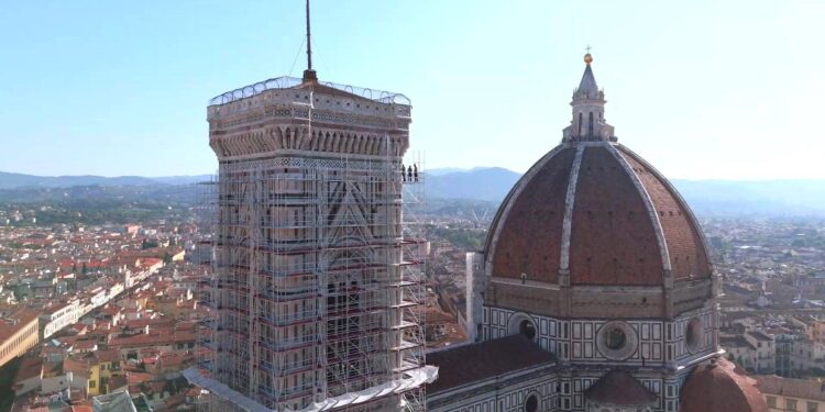 Firenze, al via il restauro del Campanile di Giotto – Le immagini dall’alto