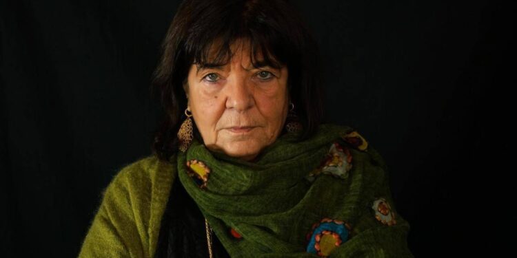 Arte, la poetessa Attanasio: “Nessuno è periferia, il centro della vita è l’umano”
