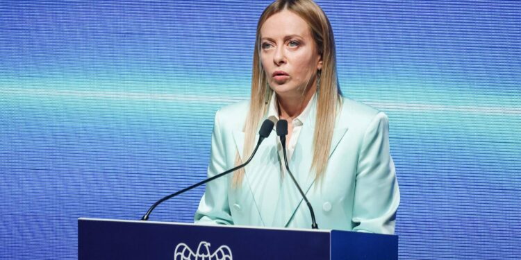 Meloni non molla la presa sull’energia, pressing su Ue per flessibilità: “Italia in Europa non per dire solo sì”