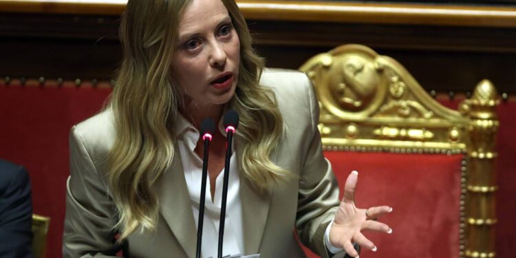Ucraina, Meloni: “Posizione Italia non cambia, sostegno a Kiev”. Zelensky ringrazia