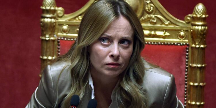 Meloni al Pd: “Non sono arrivata dove sono con carezze e moine, da sinistra misoginia”