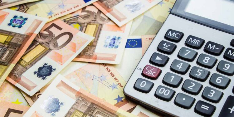 Prestiti alle imprese e mutui, meno si chiede più si paga: tassi fino al 9,56%