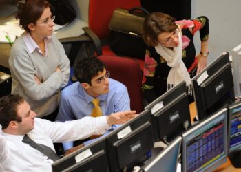 Spread a 120 punti base, i rendimenti scendono al 4,63%: come muoversi sui mercati